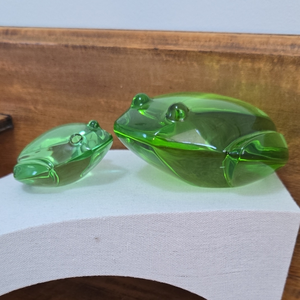 Val St Lambert Green Crystal Frogs Signed De Sousa
